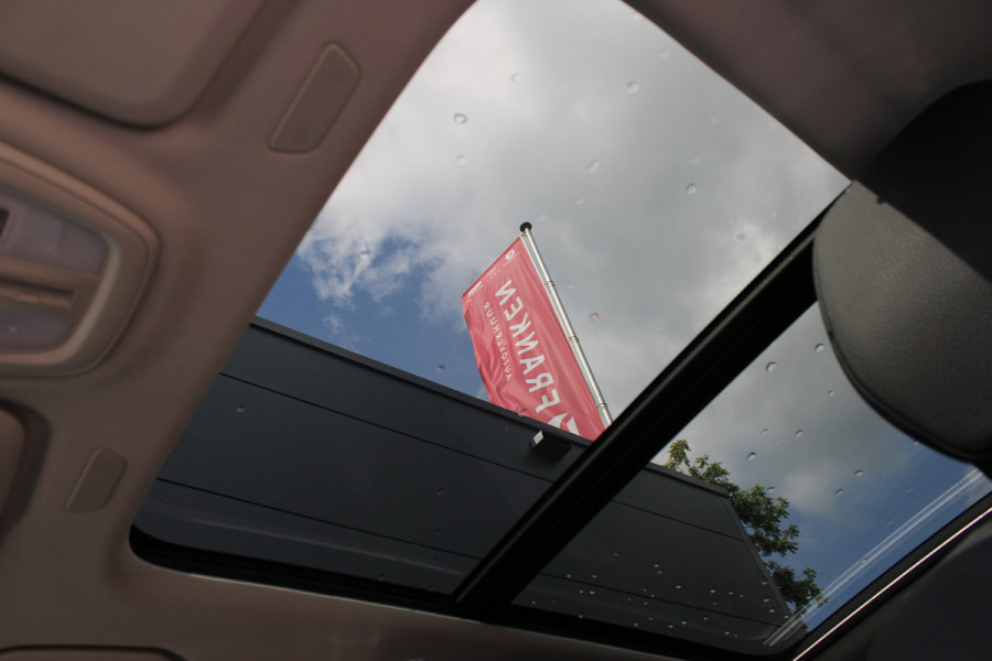 Volvo V60 2.0 T6 Plug-in hybrid AWD Plus Dark | Panoramadak | Trekhaak | H/K | 360 Camera