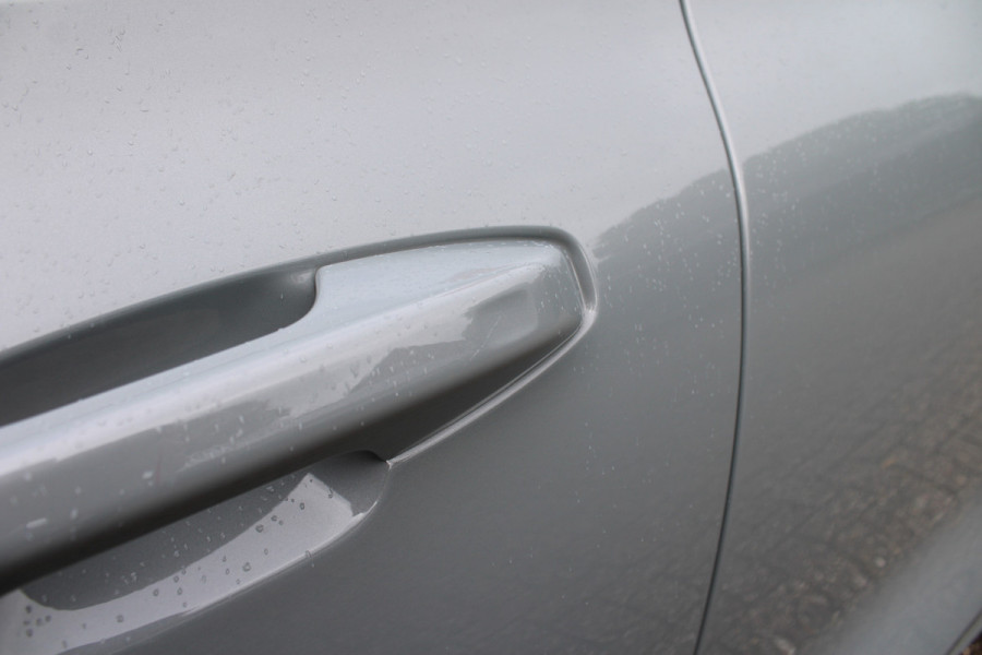 Volvo V60 2.0 T6 Plug-in hybrid AWD Plus Dark | Panoramadak | Trekhaak | H/K | 360 Camera