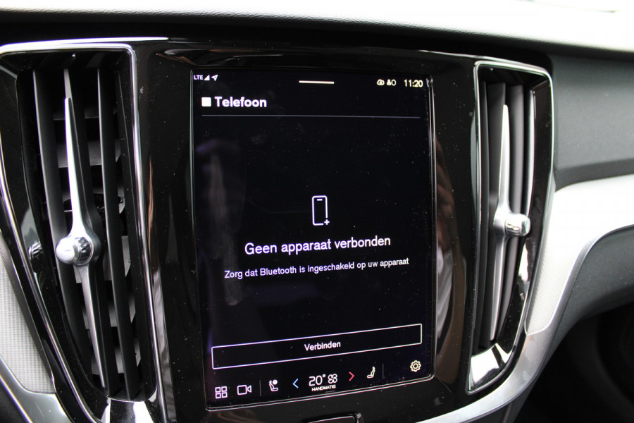 Volvo V60 2.0 T6 Plug-in hybrid AWD Plus Dark | Panoramadak | Trekhaak | H/K | 360 Camera