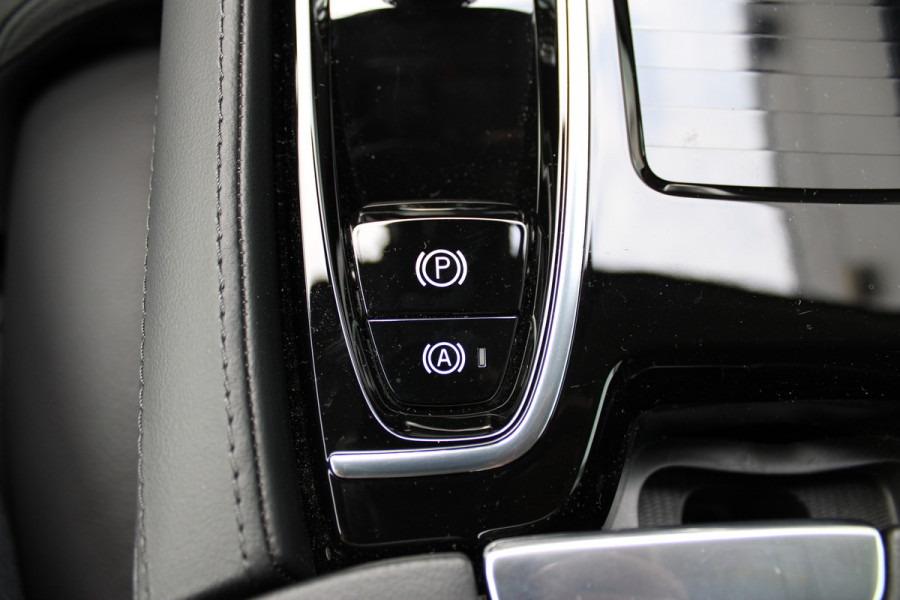 Volvo V60 2.0 T6 Plug-in hybrid AWD Plus Dark | Panoramadak | Trekhaak | H/K | 360 Camera