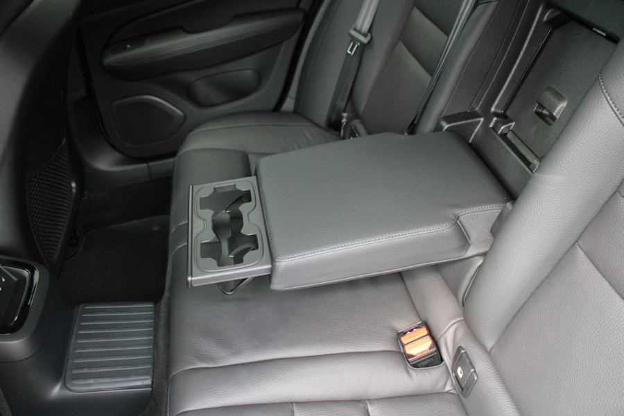 Volvo V60 2.0 T6 Plug-in hybrid AWD Plus Dark | Panoramadak | Trekhaak | H/K | 360 Camera