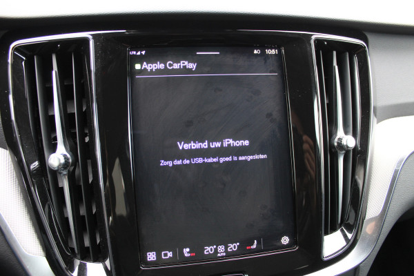 Volvo V60 2.0 T6 Plug-in hybrid AWD Plus Dark | Pilot Assist | 19" | Trekhaak | 360 Camera | H&K