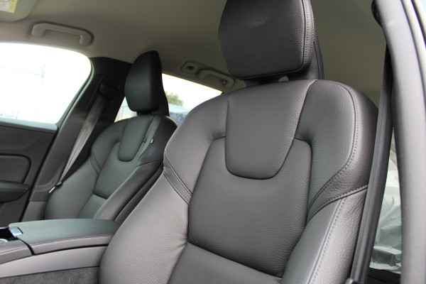 Volvo V60 2.0 T6 Plug-in hybrid AWD Plus Dark | Harman Kardon | 360 Camera | BLIS | 19" | Winterpack