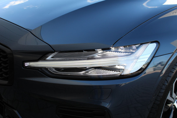 Volvo V60 2.0 T6 Plug-in hybrid AWD Plus Dark | Harman Kardon | 360 Camera | BLIS | 19" | Winterpack