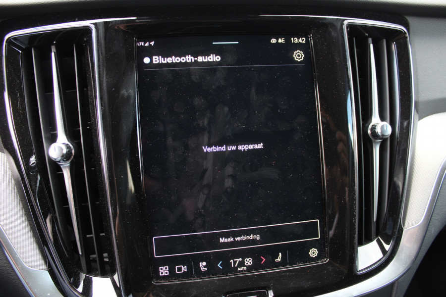 Volvo V60 2.0 T6 Plug-in hybrid AWD Plus Dark | Harman Kardon | 360 Camera | BLIS | 19" | Winterpack