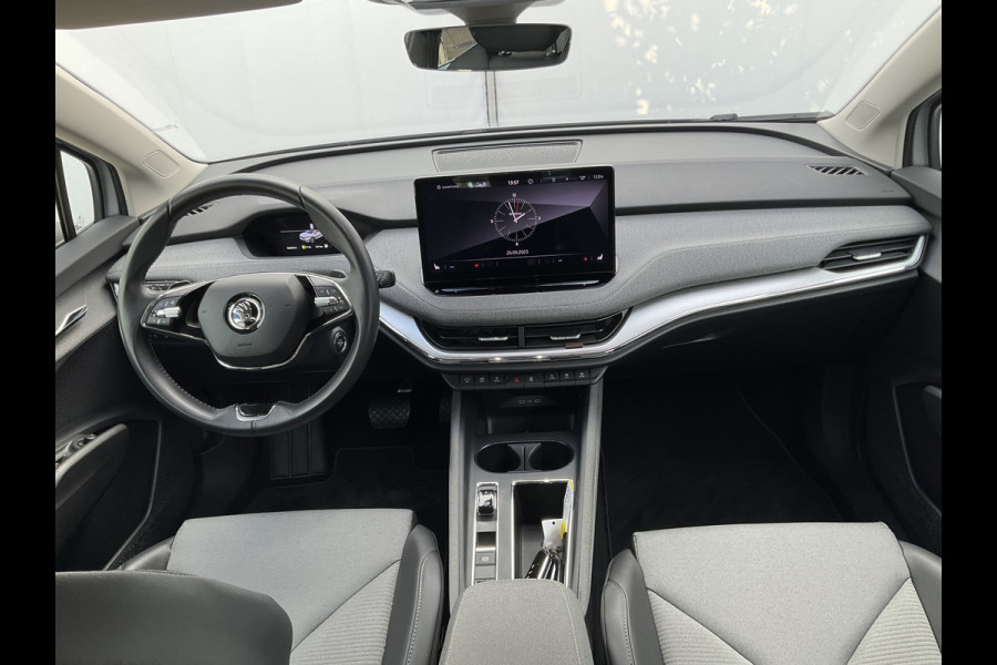 Škoda ENYAQ iV 80 Trekhaak Stoel/Stuurverw Carplay Warmtepomp Trekhaak 100% Elektrisch NL-Auto!