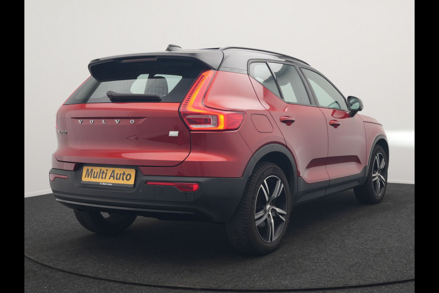 Volvo XC40 T5 Recharge R-Design Plug In Hybrid 262pk Dealer O.H PHEV | Panodak | Camera | Harman & Kardon | Alcantara Sportstoelen Memory & Verwarmd | Apple Carplay | Blis | Adaptive LED | Navigatie | Virtual | DAB |