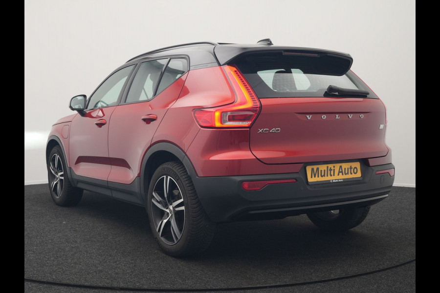 Volvo XC40 T5 Recharge R-Design Plug In Hybrid 262pk Dealer O.H PHEV | Panodak | Camera | Harman & Kardon | Alcantara Sportstoelen Memory & Verwarmd | Apple Carplay | Blis | Adaptive LED | Navigatie | Virtual | DAB |
