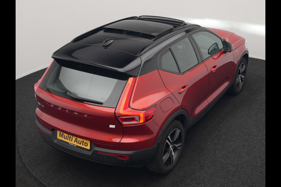 Volvo XC40 T5 Recharge R-Design Plug In Hybrid 262pk Dealer O.H PHEV | Panodak | Camera | Harman & Kardon | Alcantara Sportstoelen Memory & Verwarmd | Apple Carplay | Blis | Adaptive LED | Navigatie | Virtual | DAB |
