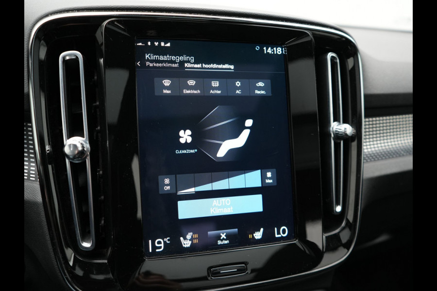 Volvo XC40 T5 Recharge R-Design Plug In Hybrid 262pk Dealer O.H PHEV | Panodak | Camera | Harman & Kardon | Alcantara Sportstoelen Memory & Verwarmd | Apple Carplay | Blis | Adaptive LED | Navigatie | Virtual | DAB |