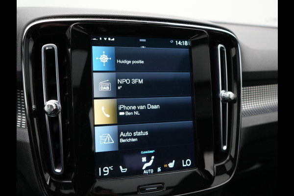 Volvo XC40 T5 Recharge R-Design Plug In Hybrid 262pk Dealer O.H PHEV | Panodak | Camera | Harman & Kardon | Alcantara Sportstoelen Memory & Verwarmd | Apple Carplay | Blis | Adaptive LED | Navigatie | Virtual | DAB |