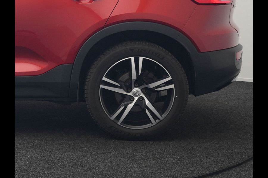 Volvo XC40 T5 Recharge R-Design Plug In Hybrid 262pk Dealer O.H PHEV | Panodak | Camera | Harman & Kardon | Alcantara Sportstoelen Memory & Verwarmd | Apple Carplay | Blis | Adaptive LED | Navigatie | Virtual | DAB |