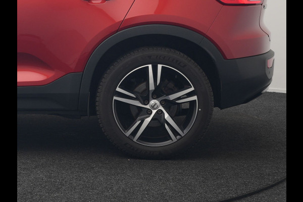 Volvo XC40 T5 Recharge R-Design Plug In Hybrid 262pk Dealer O.H PHEV | Panodak | Camera | Harman & Kardon | Alcantara Sportstoelen Memory & Verwarmd | Apple Carplay | Blis | Adaptive LED | Navigatie | Virtual | DAB |