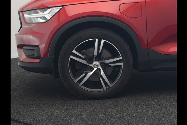 Volvo XC40 T5 Recharge R-Design Plug In Hybrid 262pk Dealer O.H PHEV | Panodak | Camera | Harman & Kardon | Alcantara Sportstoelen Memory & Verwarmd | Apple Carplay | Blis | Adaptive LED | Navigatie | Virtual | DAB |