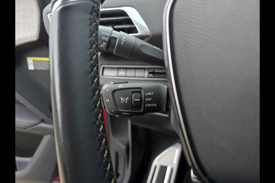 Peugeot 3008 1.2 PureTech Allure - 130 Pk - Euro 6 - Navi - ParkeerCamera