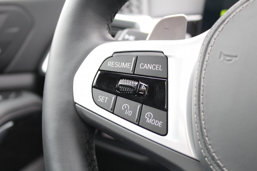 BMW X5 xDrive50e M-Sport | Panoramadak | Luchtvering | Harman Kardon | Iconic Glow | Trekhaak