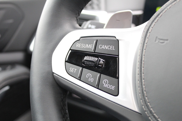 BMW X5 xDrive50e M-Sport | Panoramadak | Luchtvering | Harman Kardon | Iconic Glow | Trekhaak