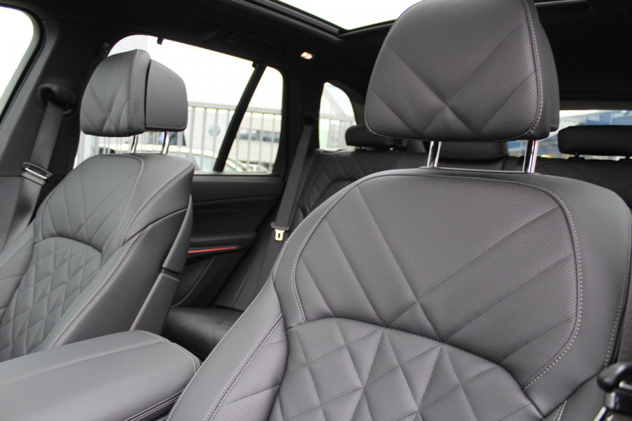 BMW X5 xDrive50e M-Sport | Panoramadak | Luchtvering | Harman Kardon | Iconic Glow | Trekhaak