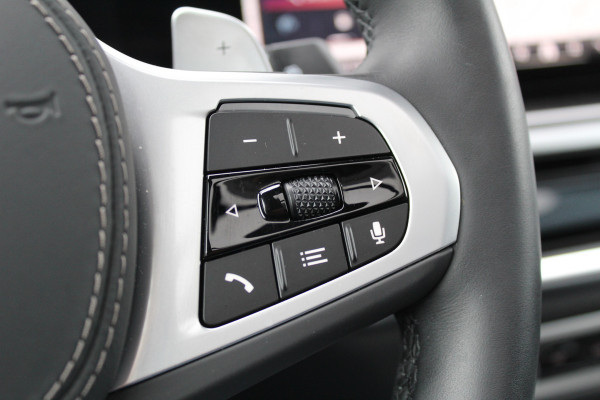 BMW X5 xDrive50e M-Sport | Panoramadak | Luchtvering | Harman Kardon | Iconic Glow | Trekhaak