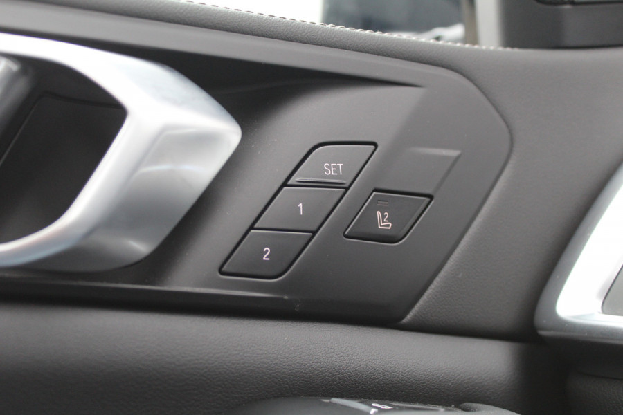 BMW X5 xDrive50e M-Sport | Panoramadak | Luchtvering | Harman Kardon | Iconic Glow | Trekhaak