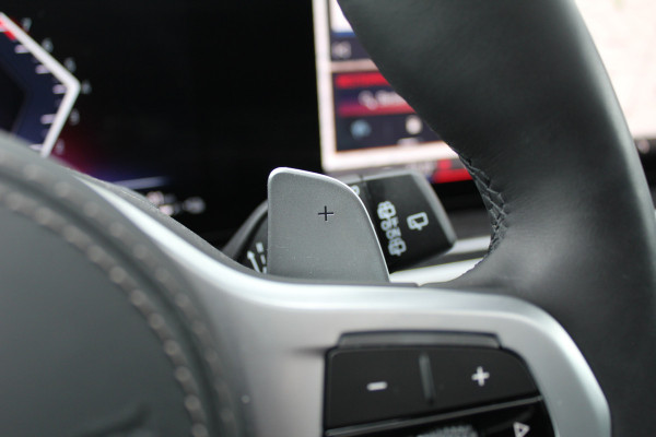 BMW X5 xDrive50e M-Sport | Panoramadak | Luchtvering | Harman Kardon | Iconic Glow | Trekhaak