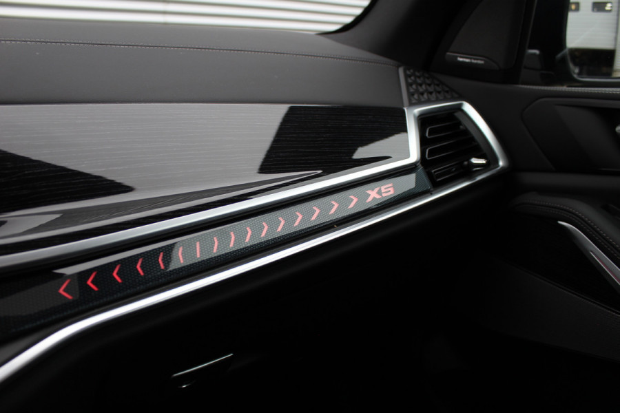 BMW X5 xDrive50e M-Sport | Panoramadak | Luchtvering | Harman Kardon | Iconic Glow | Trekhaak