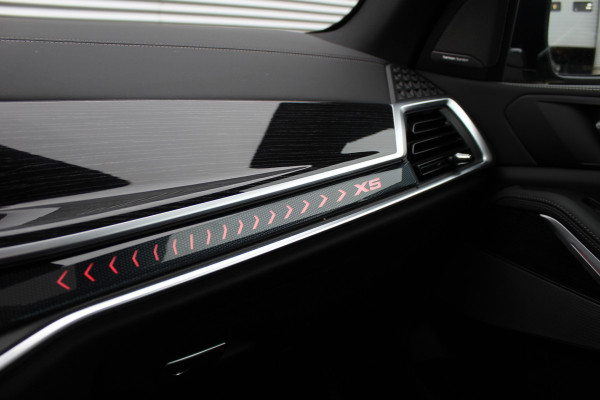 BMW X5 xDrive50e M-Sport | Panoramadak | Luchtvering | Harman Kardon | Iconic Glow | Trekhaak