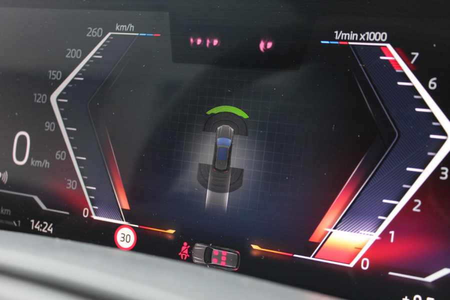 BMW X5 xDrive50e M-Sport | Panoramadak | Luchtvering | Harman Kardon | Iconic Glow | Trekhaak