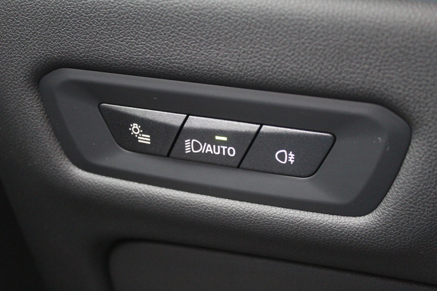 BMW X5 xDrive50e M-Sport | Panoramadak | Luchtvering | Harman Kardon | Iconic Glow | Trekhaak