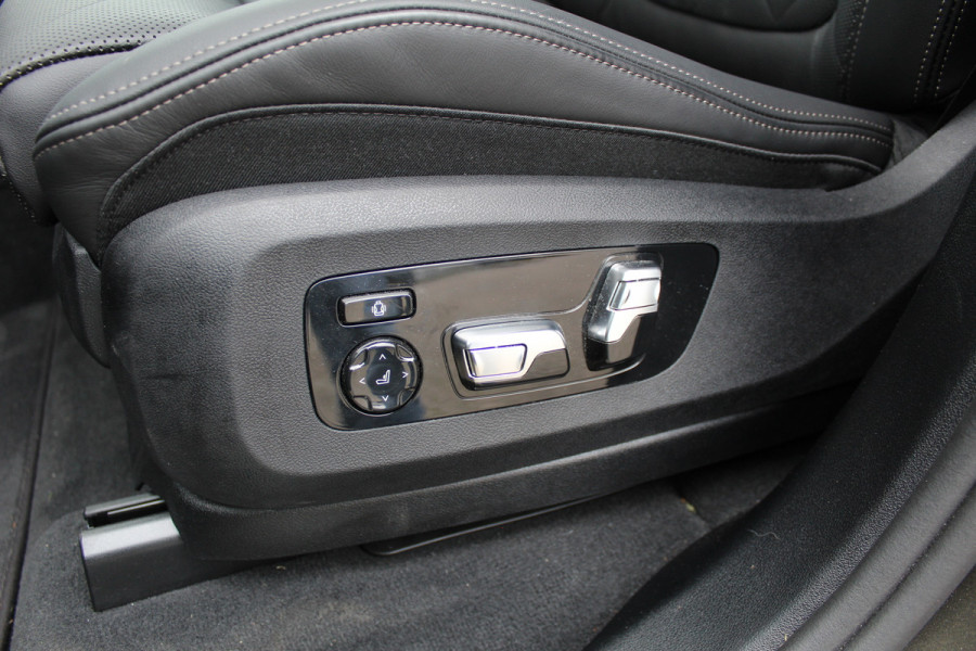 BMW X5 xDrive50e M-Sport | Panoramadak | Luchtvering | Harman Kardon | Iconic Glow | Trekhaak
