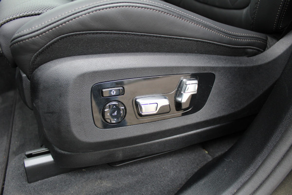 BMW X5 xDrive50e M-Sport | Panoramadak | Luchtvering | Harman Kardon | Iconic Glow | Trekhaak