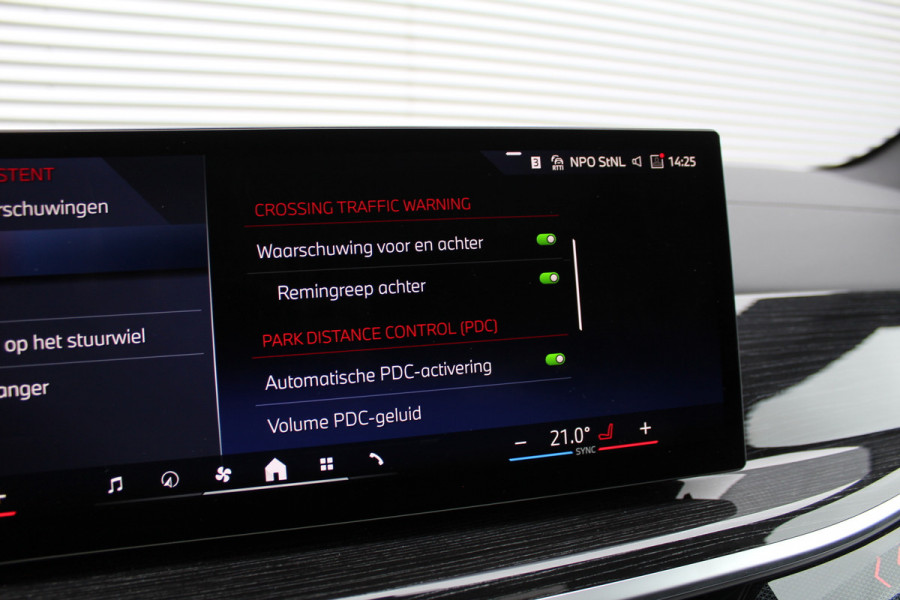 BMW X5 xDrive50e M-Sport | Panoramadak | Luchtvering | Harman Kardon | Iconic Glow | Trekhaak