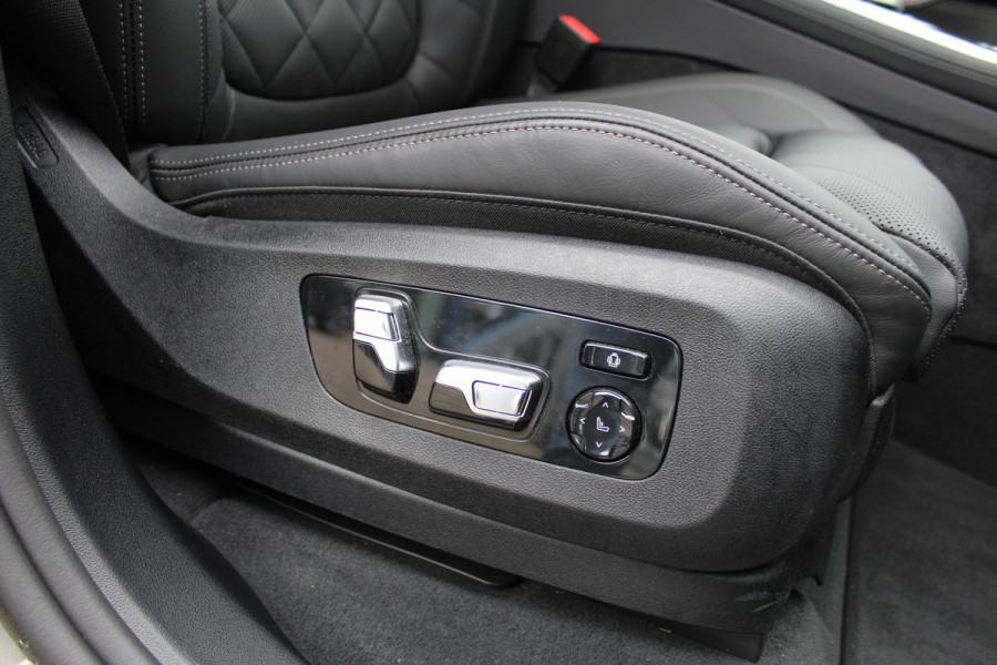 BMW X5 xDrive50e M-Sport | Panoramadak | Luchtvering | Harman Kardon | Iconic Glow | Trekhaak