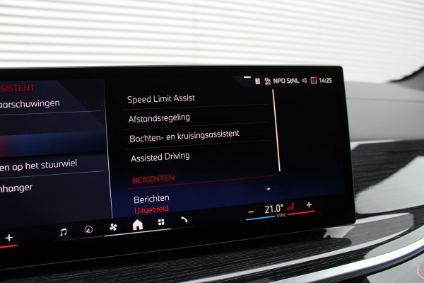 BMW X5 xDrive50e M-Sport | Panoramadak | Luchtvering | Harman Kardon | Iconic Glow | Trekhaak