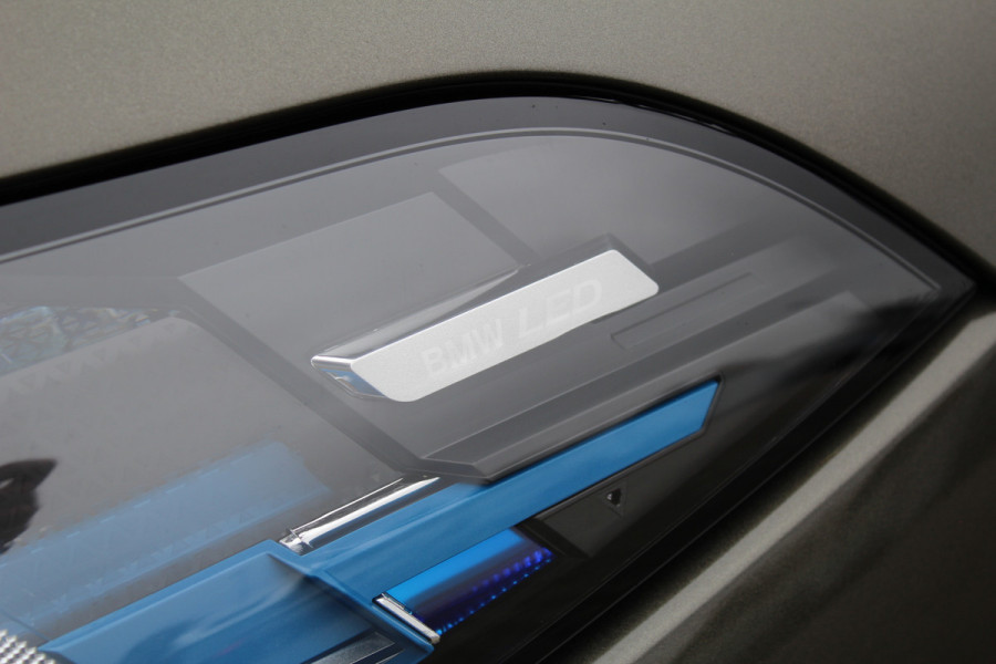 BMW X5 xDrive50e M-Sport | Panoramadak | Luchtvering | Harman Kardon | Iconic Glow | Trekhaak