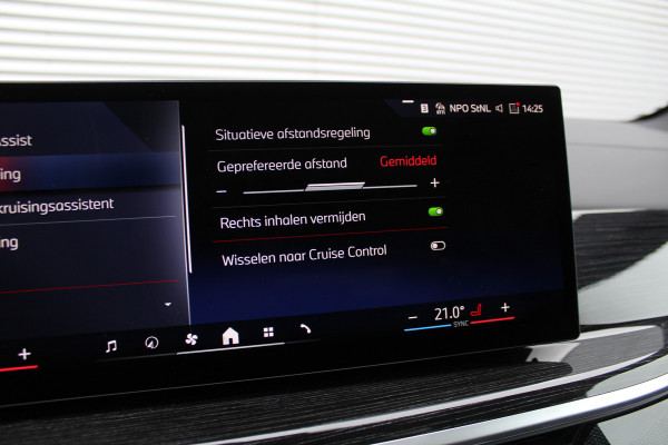 BMW X5 xDrive50e M-Sport | Panoramadak | Luchtvering | Harman Kardon | Iconic Glow | Trekhaak