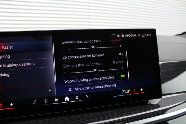 BMW X5 xDrive50e M-Sport | Panoramadak | Luchtvering | Harman Kardon | Iconic Glow | Trekhaak