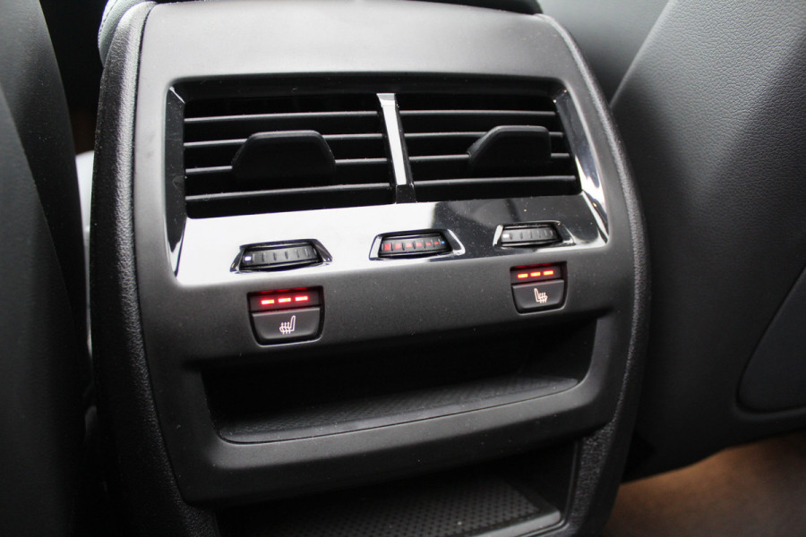 BMW X5 xDrive50e M-Sport | Panoramadak | Luchtvering | Harman Kardon | Iconic Glow | Trekhaak