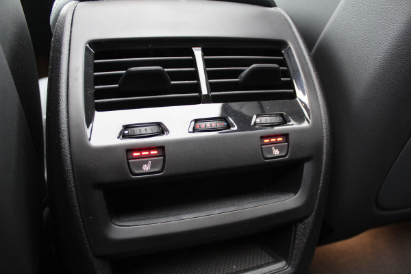 BMW X5 xDrive50e M-Sport | Panoramadak | Luchtvering | Harman Kardon | Iconic Glow | Trekhaak