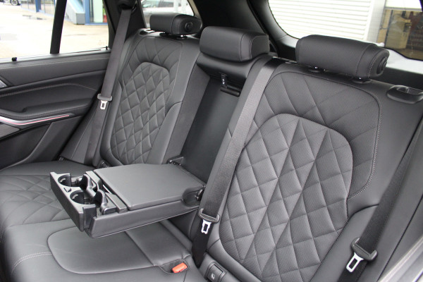 BMW X5 xDrive50e M-Sport | Panoramadak | Luchtvering | Harman Kardon | Iconic Glow | Trekhaak