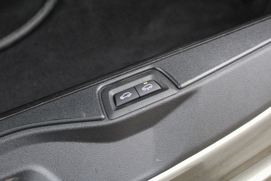 BMW X5 xDrive50e M-Sport | Panoramadak | Luchtvering | Harman Kardon | Iconic Glow | Trekhaak