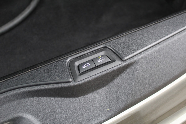 BMW X5 xDrive50e M-Sport | Panoramadak | Luchtvering | Harman Kardon | Iconic Glow | Trekhaak