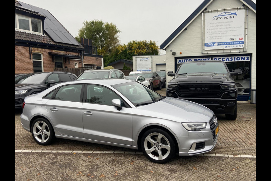 Audi A3 Limousine 30 TFSI AUT/SPORTSEATS/NAVI/CRUISE/MATRIX