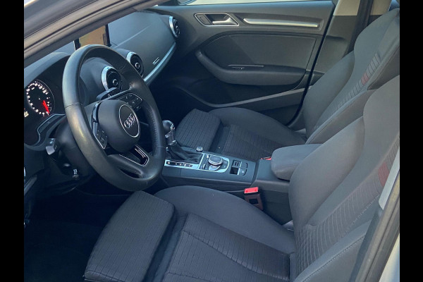 Audi A3 Limousine 30 TFSI AUT/SPORTSEATS/NAVI/CRUISE/MATRIX