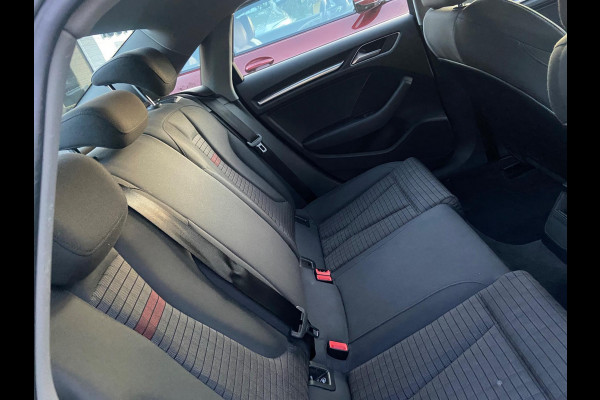 Audi A3 Limousine 30 TFSI AUT/SPORTSEATS/NAVI/CRUISE/MATRIX