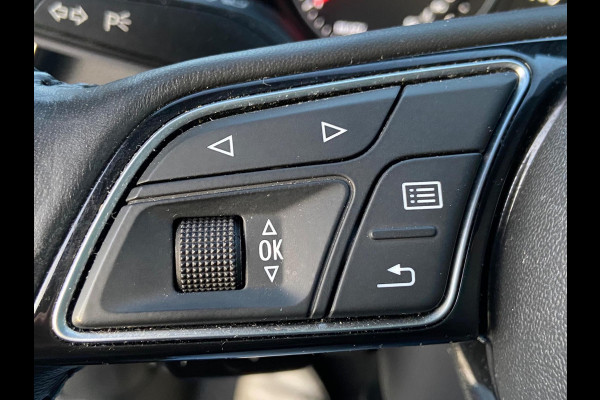 Audi A3 Limousine 30 TFSI AUT/SPORTSEATS/NAVI/CRUISE/MATRIX