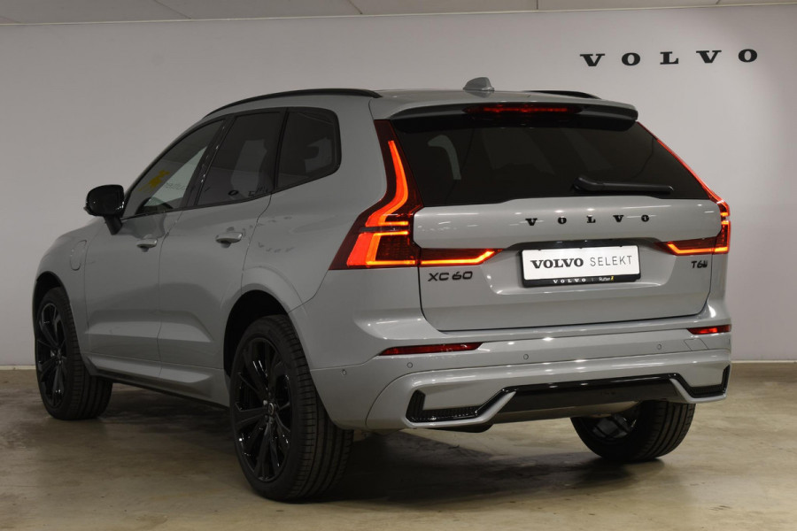 Volvo XC60 T6 350PK Plug-in Hybrid AWD Plus Black Edition / 360 Camera / Panorama Dak / Lederen Bekleding / Elektrische Stoelen / Stuur & Stoelverwarming /