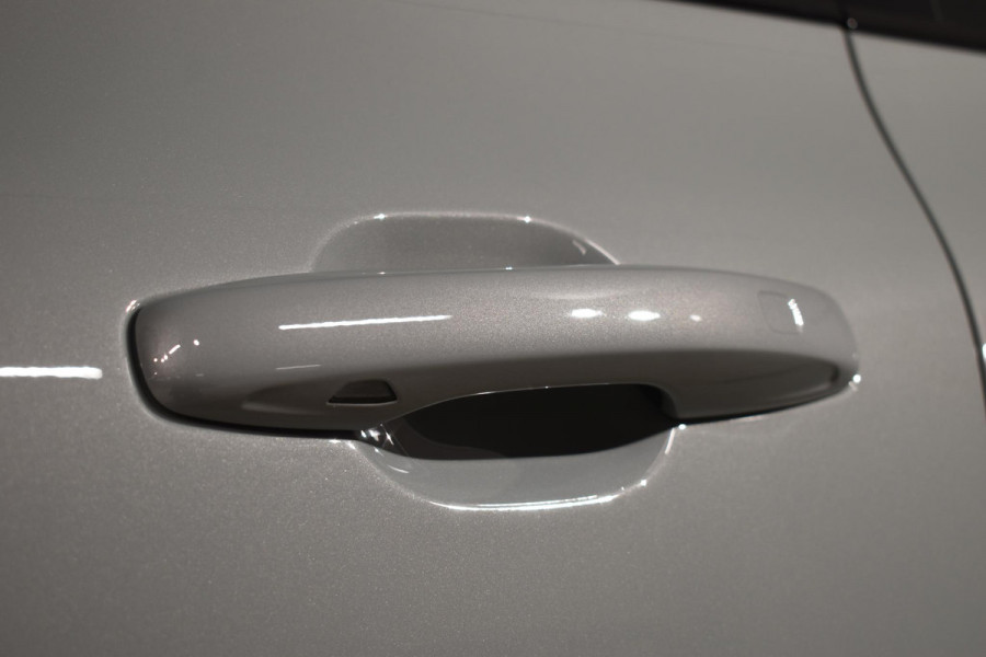 Volvo XC60 T6 350PK Plug-in Hybrid AWD Plus Black Edition / 360 Camera / Panorama Dak / Lederen Bekleding / Elektrische Stoelen / Stuur & Stoelverwarming /