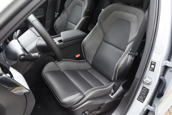 Volvo XC60 T6 350PK Plug-in Hybrid AWD Plus Black Edition / 360 Camera / Panorama Dak / Lederen Bekleding / Elektrische Stoelen / Stuur & Stoelverwarming /