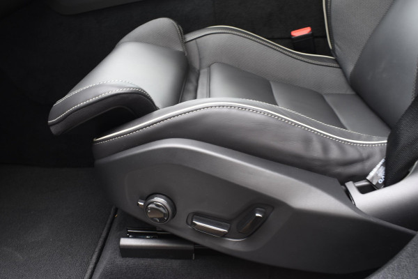 Volvo XC60 T6 350PK Plug-in Hybrid AWD Plus Black Edition / 360 Camera / Panorama Dak / Lederen Bekleding / Elektrische Stoelen / Stuur & Stoelverwarming /